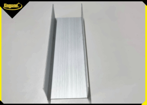 u-vach-panel-chat-luong-cao-ben-bi-de-thi-cong-1