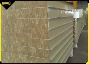 Các kiện hàng panel rockwool chống cháy được xếp lưu kho ngăn nắp tại xưởng sản xuất Kingpanel