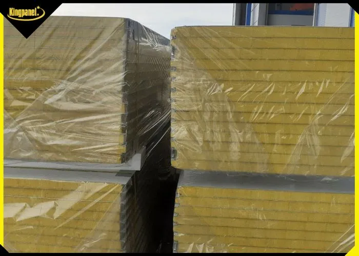 Đóng gói kiện hàng panel Rockwool cách nhiệt chống cháy