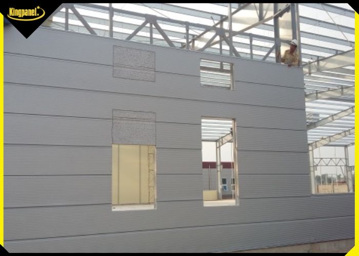 Thi công vách ngoài nhà xưởng bằng tấm panel rockwool cách nhiệt
