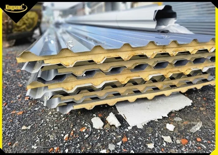 Tấm tôn PU 3 lớp cách nhiệt chống nóng giảm ồn hiệu quả