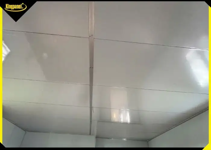 Trần panel cách nhiệt đang được ưa chuộng vì giá thành rẻ mà đep, thi công lại nhanh