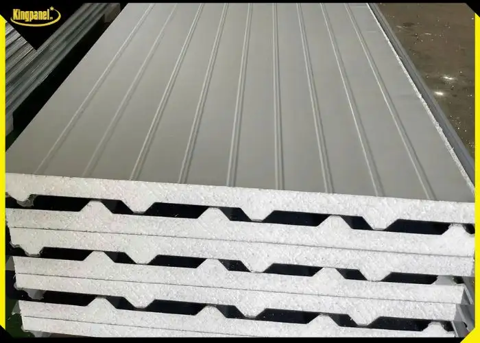 Panel mái là lựa chọn đang cân nhắc vừa chống nóng chồng ồn hiệu quả.