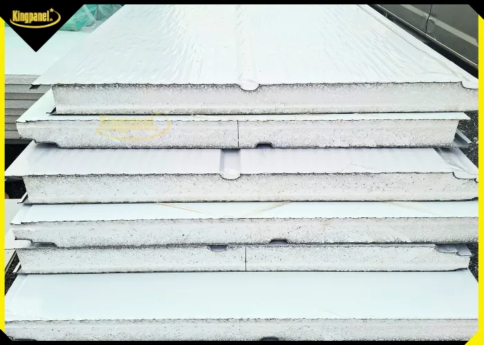Lớp tôn mặt ngoài ảnh hưởng thế nào đến khả năng chịu nắng mưa