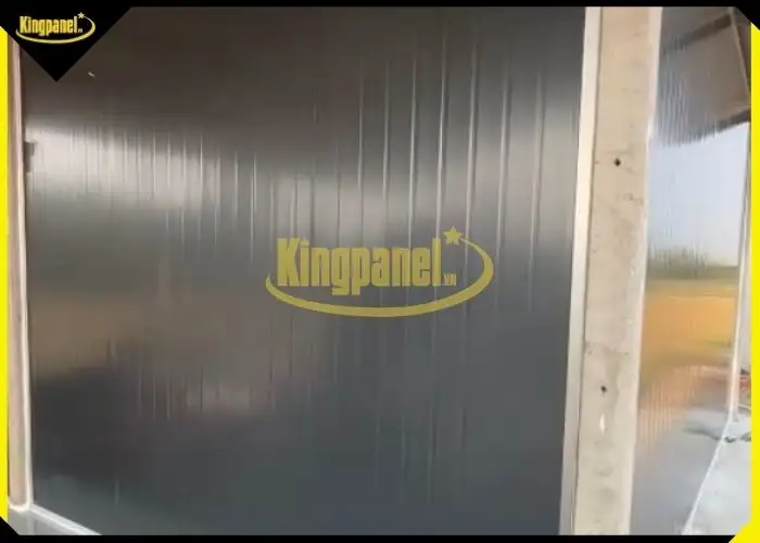 Tấm panel màu xám có 3 loại lõi (eps, pu, rockwool) phù hợp với nhiêu công trình