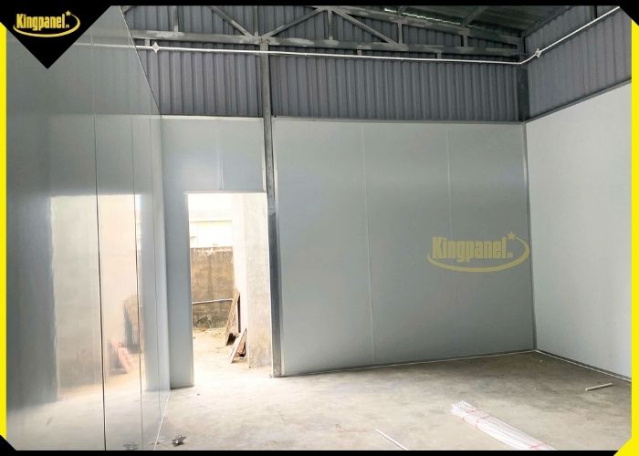 Vách ngăn tấm panel được sử dụng để phân chia không gian bên trong công trình